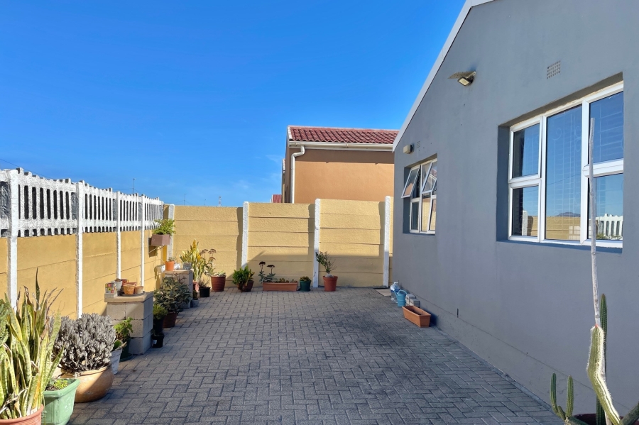 4 Bedroom Property for Sale in Strandfontein Western Cape